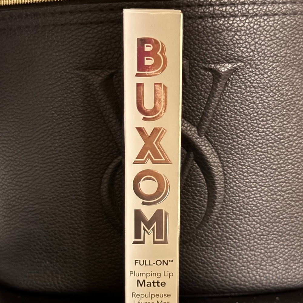 BUXOM DOLLY MATTE LIP PLUMPING